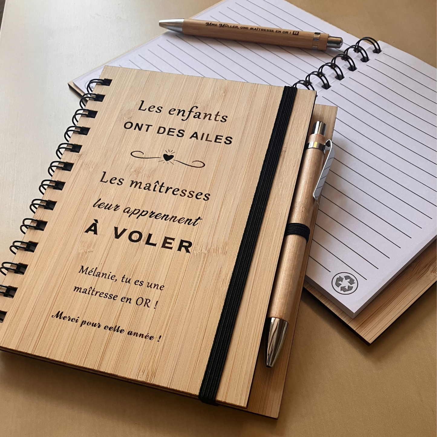 Carnet personnalisé – Une maîtresse qui apprend à voler 🕊️