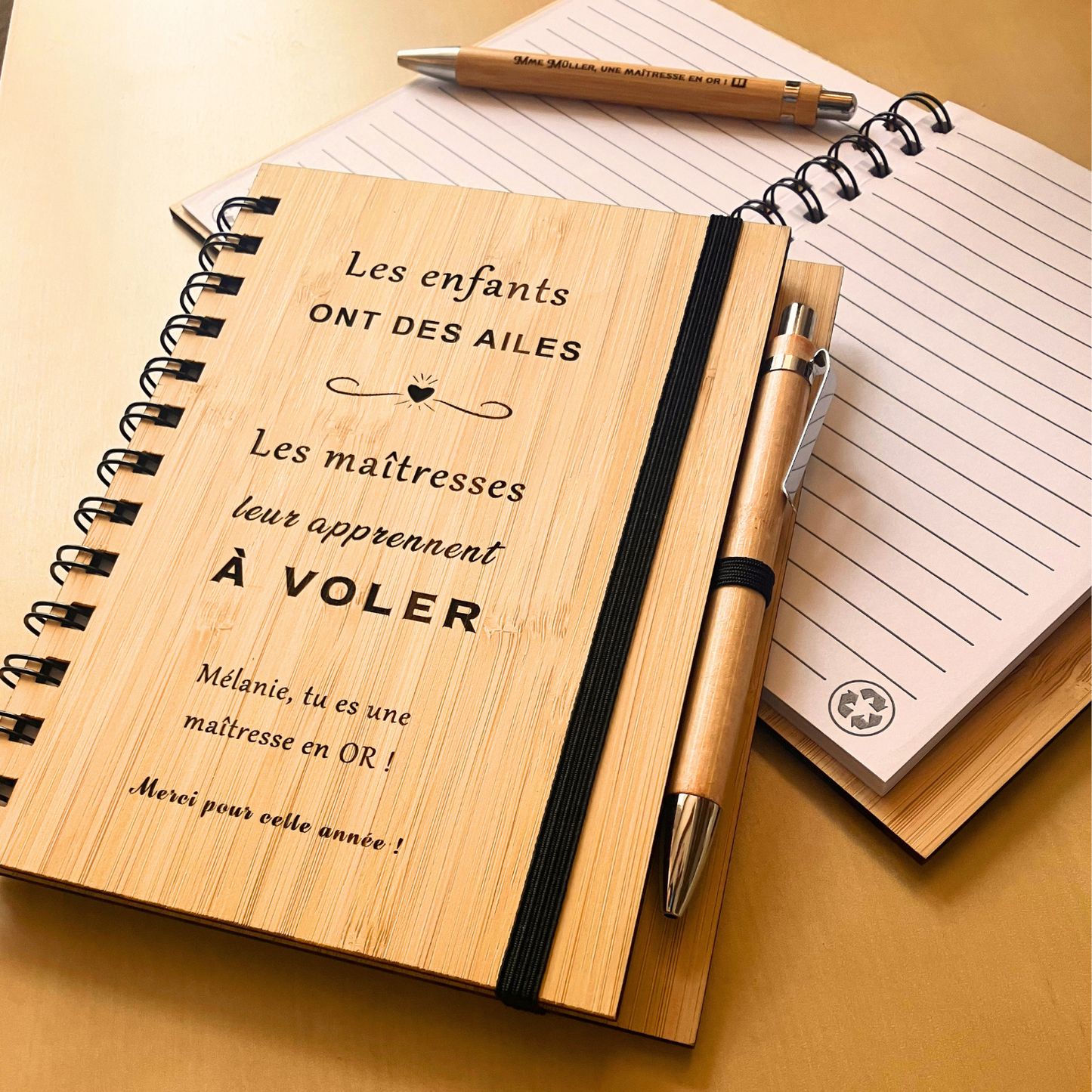 Carnet personnalisé – Une maîtresse qui apprend à voler 🕊️