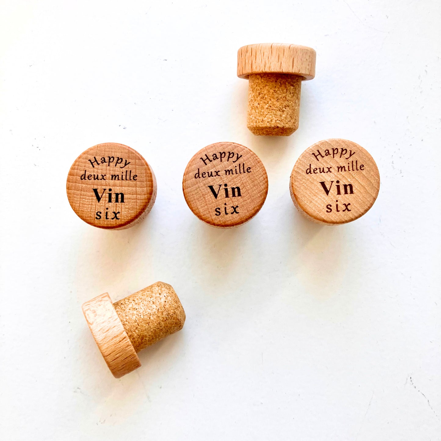 Lot de 3 bouchons en liège gravés